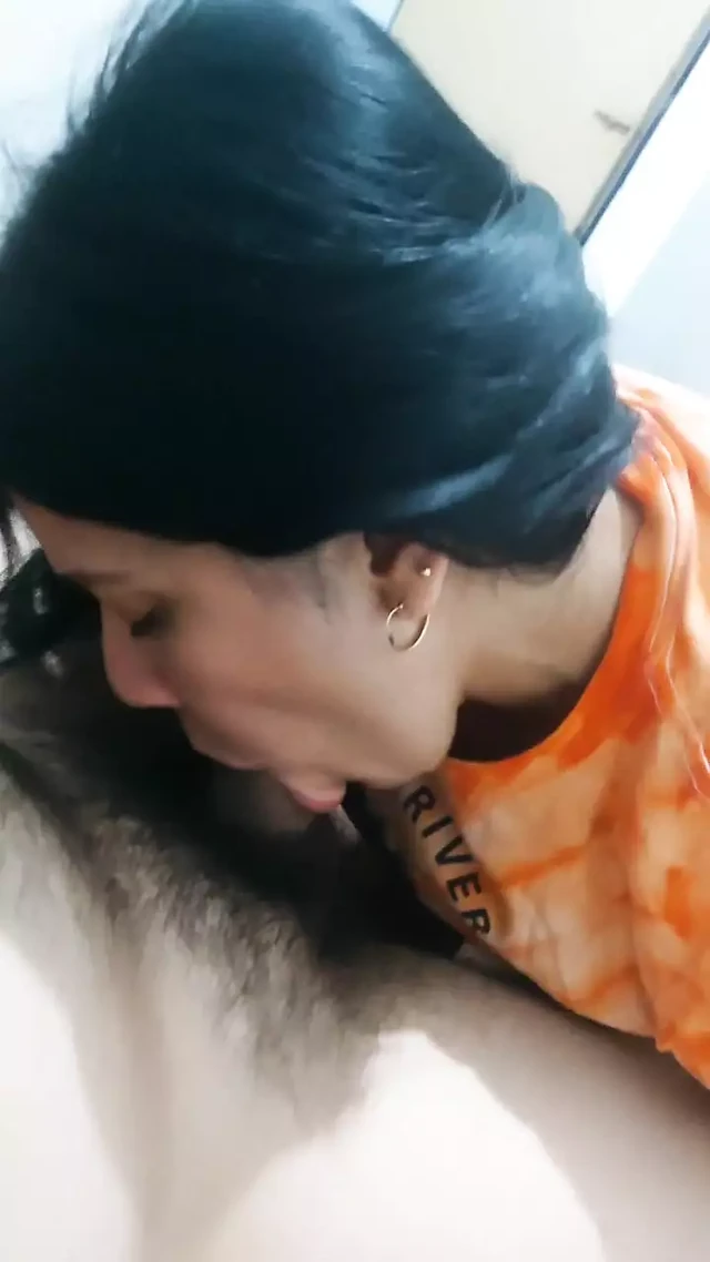 Минет от соседки и просит у меня молока