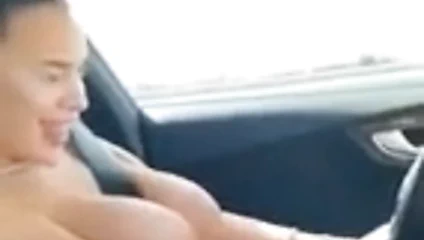 kamu içinde büyük memeler