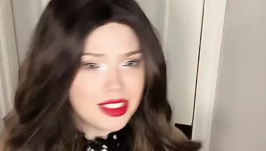 Orta yaşlı seksi kadın bisikletçi grup oyunuyla sikiş arkadaşını aldatıyor