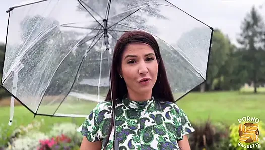 Danaklem, yaramaz kız, ateşli bir sikiş istiyor