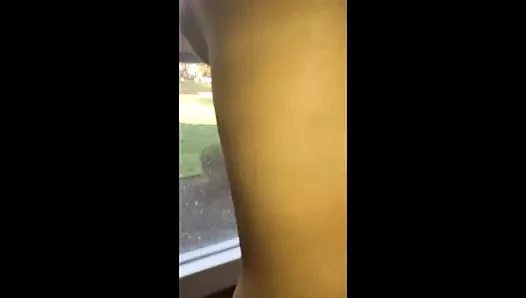 Busty karısı yanıp sönen pencere