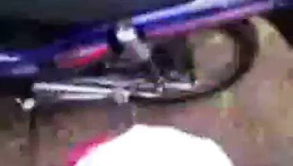 Malay kız ile başörtüsü emme içinde kamu