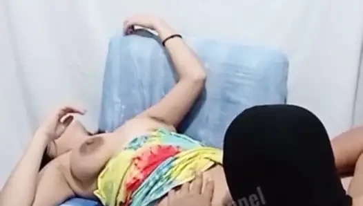 Çok eğleniyor