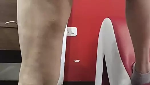 Olgun latin genç erkek arkadaşıyla