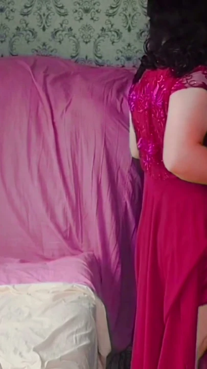 Büyük götlü beyaz sürtük kadın kılıklı travesti bayan oğlan genç bakire büyük göt | Klip 1