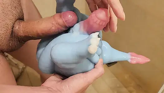 Ejderha fleshlight'ı sikiyor