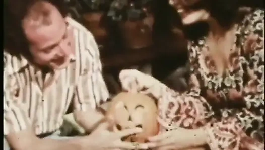 Lezbiyenler üçlü amcık yalıyor nostaljik amcık sikişi