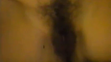 Sana çıplak vücudumu ve kıllı amımı gösteriyorum