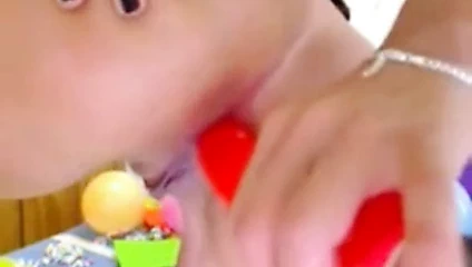 Carolina se da por el culito 1