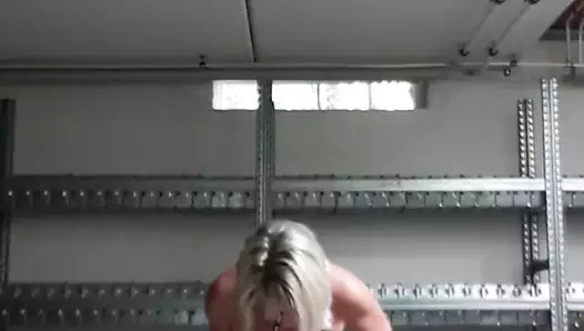 Julie aşkım için soyunuyor