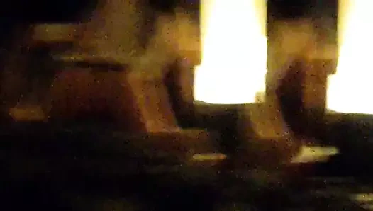 Aynaya karşı onu sürmek