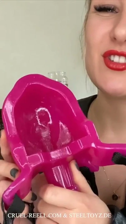 Cruel Reell ve Steeltoyz Sunar: Heyecan Verici Su Oyunları İçin Strap-On Pisuvar - BDSM Eğlencesinin Yeni Seviyesi… | Klip 1