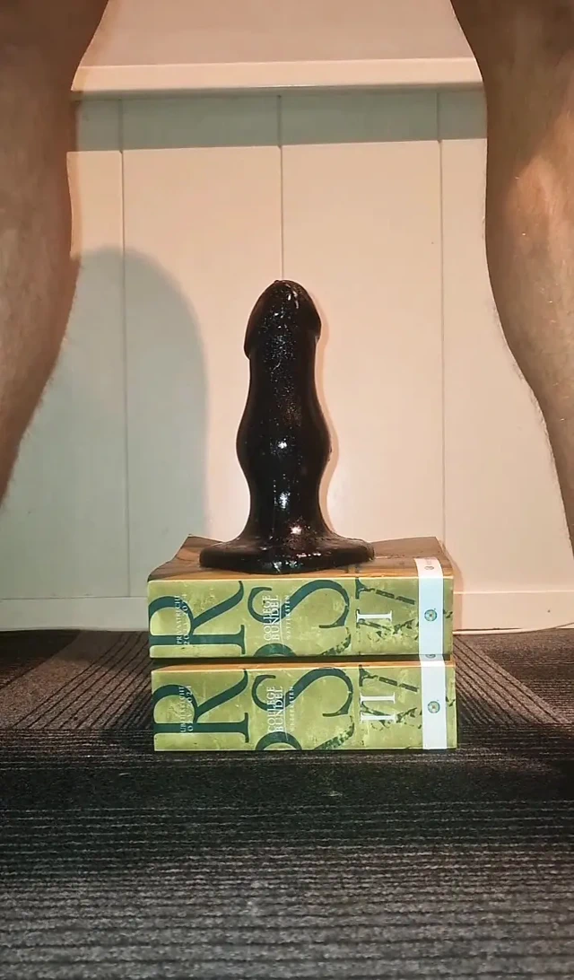 Ateşli eşcinsel büyük stinger oyuncağını almayı seviyor