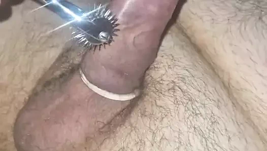 Elle muamele. Sert yarağı daha da heyecanlandırmak için sinir çarkı kullan