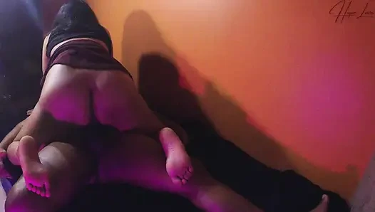 Partiden sonra büyük bir yarağa binmek istedi