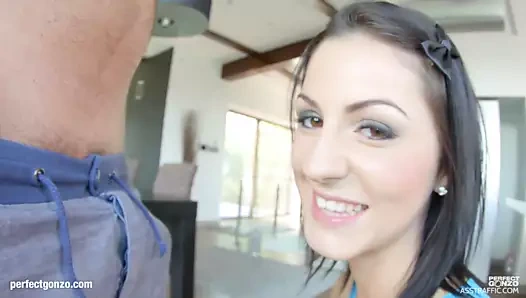 Meg büyü derinden gonzo sahnesinde eşek trafiği tarafından analiz edildi