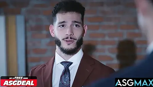 Asgmax - kaslı sporcu mafyada büyük yarak alıyor ve sikiş ayini yapıyor