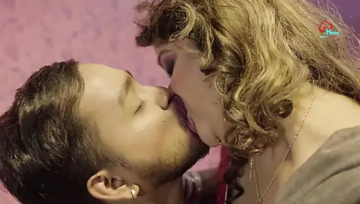 Hintli ateşli orta yaşlı seksi kadın sert seks videosu