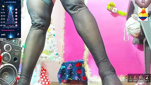 Topuklu Noel aşkları ve seksi taşaklar boşalana kadar yarağına biniyor!!