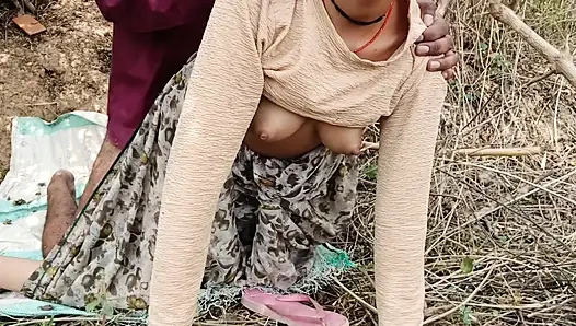 Bhabhi ko jangal mai ghodi banaya aur chudai ki
