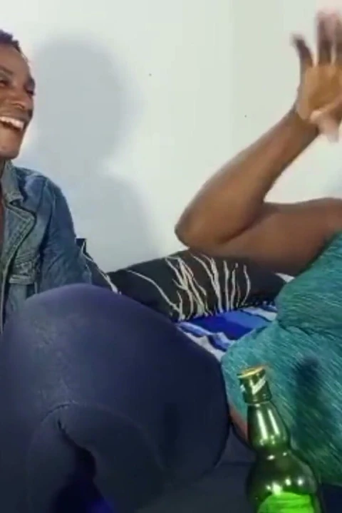 Lagos'ta seksi zenci7 ile canlı röportaj