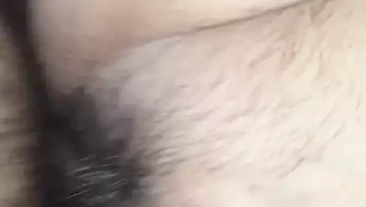 Büyük göğüsler yatakta zıplıyor