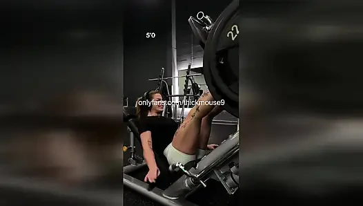 18 yaşındaki TikTok Thot'un amcığı kamerada patlıyor! Sansürsüz Gape
