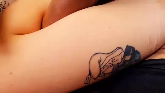 Queenkbbc sıkı bükülmüş ve yakın çekim bbc