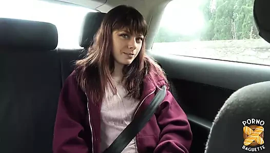 Minik ve seksi Marie ateşli bir üçlü seks yapıyor