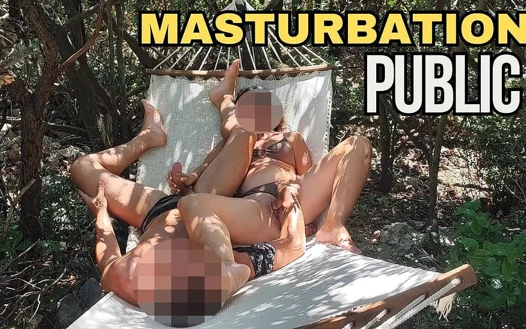 Öğretmen fışkırtıyor! Parkta parmaklarken/mastürbasyon yaparken yakalandı! Hamak üzerine boşalma! - Misscreamy