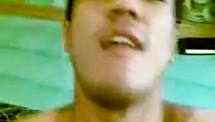 Tay yakışıklı alt