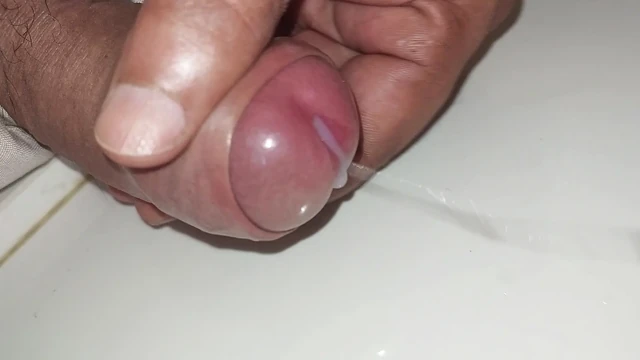 Babam bana elle muamele çekiyor