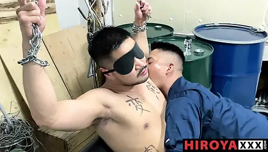 Bound Rio Hiroya ile zevkli bir göt deliği oyununun tadını çıkarıyor