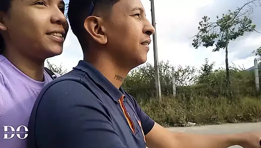 Abby'nin azgın kızıyla sokakta tanışıyorum ve onu sikişmeye ve enerjiyi serbest bırakmaya davet ediyorum