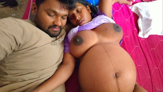 Pregnancy mein bhabhi ki boobs mein bahot khujli ho rahi thi unke pati ne boobs chatkar unki khujli mitai - desi dehati bhabhi boobs suking
