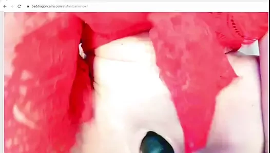 Şişman beyaz kıçını sürme kötü ejderha yapay penis hardcore