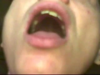 Tombul olgun üzerinde kam