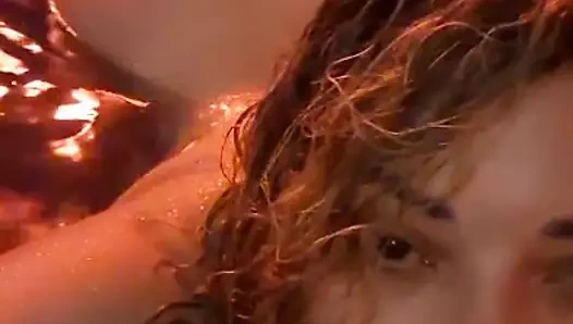 Daha fazlası motel küvette video çekiyor