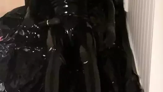 Lateks kedi kıyafetimin içinde çok az