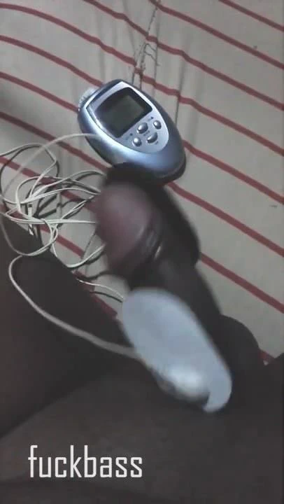 Yatakta Srilanka electrosex mastürbasyon