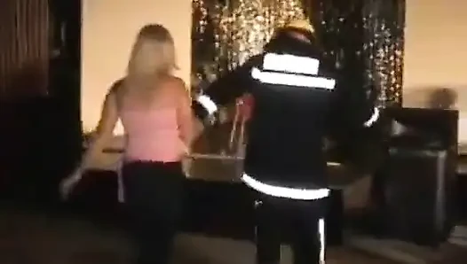 Daha fazlası için yalvarmasını sağlayan günahkar hareketler