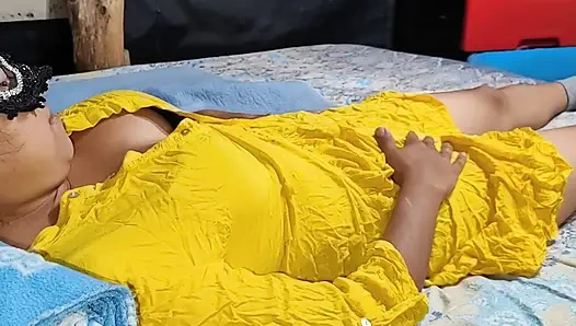 Breaking the tight pussy of an 18-year-old girl from Tamil India from x video