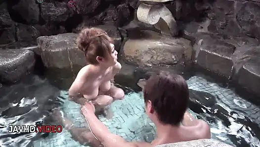 Büyük memeli Asyalı Mikuru Shiina gibi ateşli gece yoğun oral zevk sunuyor