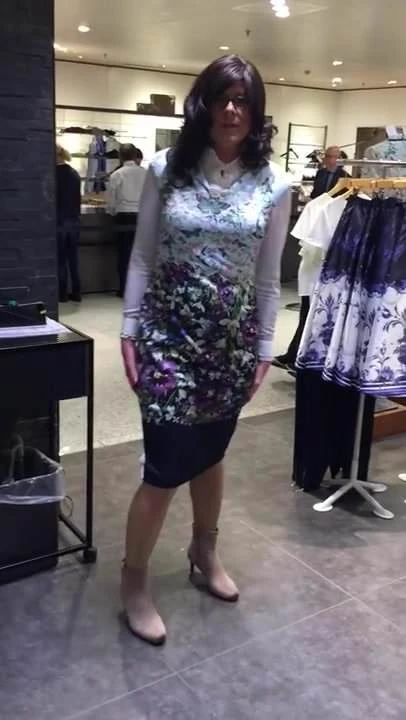 Ted baker elbisesi