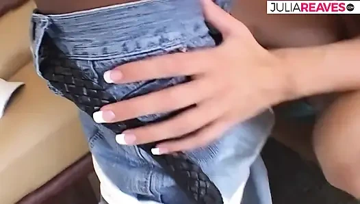 Minyon sarışın öğrenci büyük yarakla sikişmek istiyor