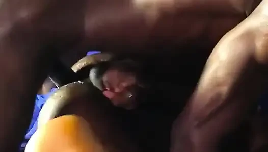 Acımasızca sikiliyor 2