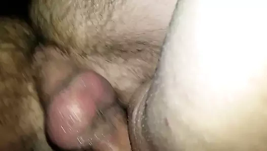 Tombul eş vibratör ve çük seviyor