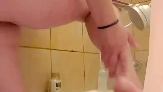 Pis emmy - duşta işemek