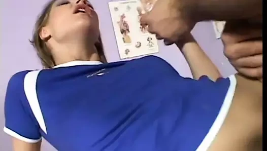 Masöz dilini ateşli sarışının göt deliğine sokuyor