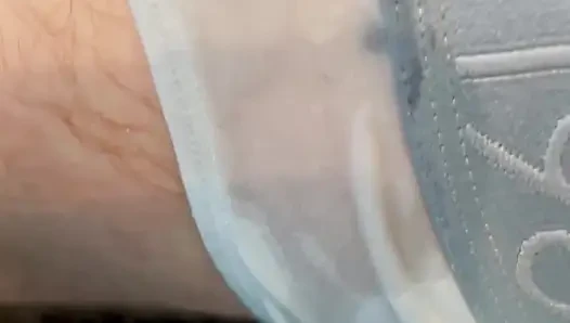 Frenulum orgazmı ve sikimi külotuma sürterek boşalma